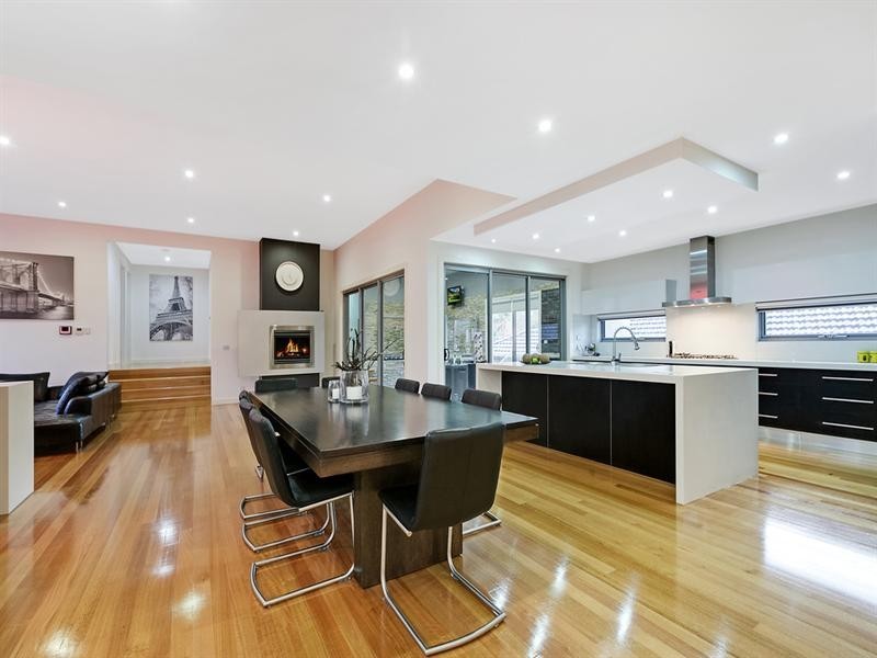 19 Alain Avenue, South Morang VIC 3752