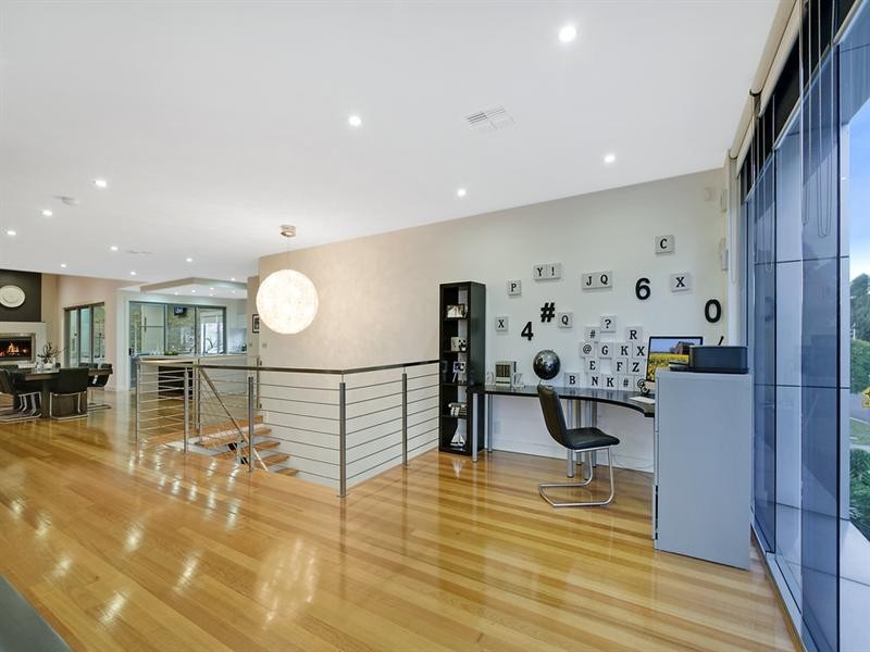 19 Alain Avenue, South Morang VIC 3752