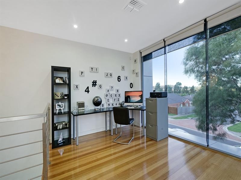 19 Alain Avenue, South Morang VIC 3752