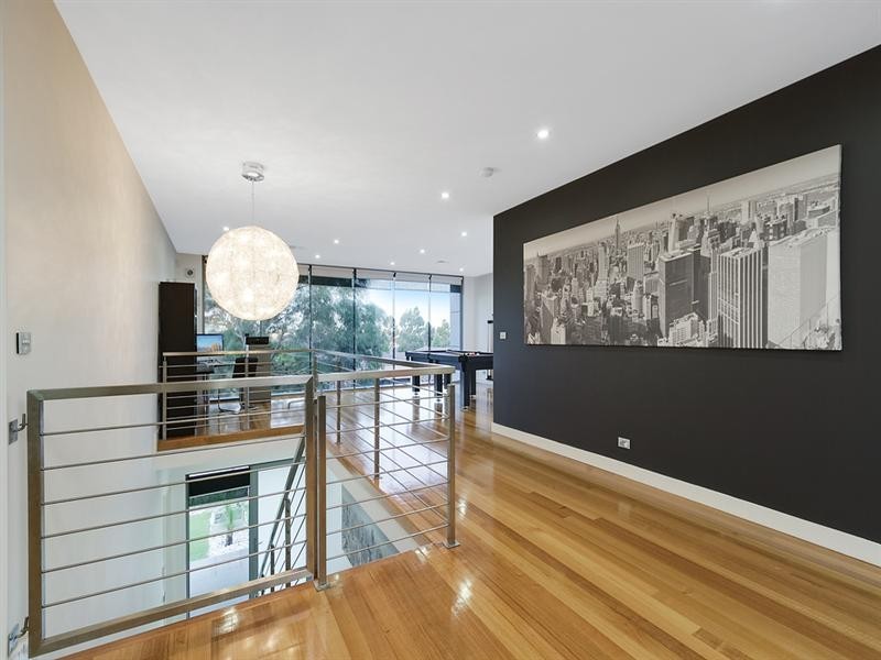 19 Alain Avenue, South Morang VIC 3752