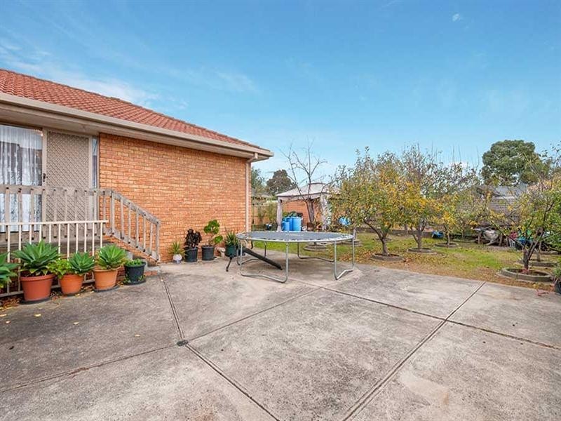 1 Flintoff Court, Mill Park VIC 3082