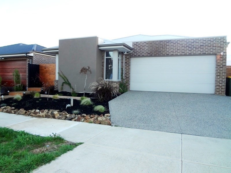 34 Aleman Green, Mernda VIC 3754