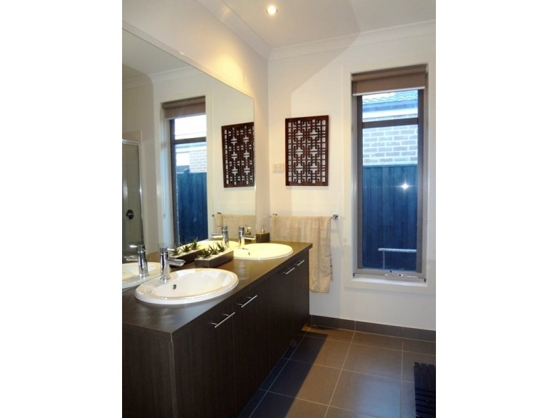 34 Aleman Green, Mernda VIC 3754