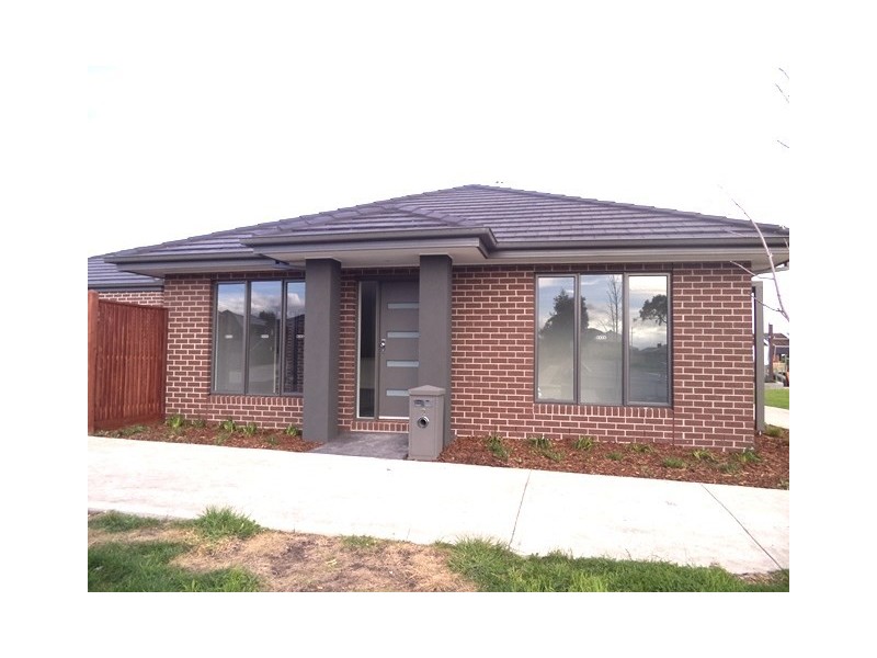 2 Lehmann Walk, Epping VIC 3076