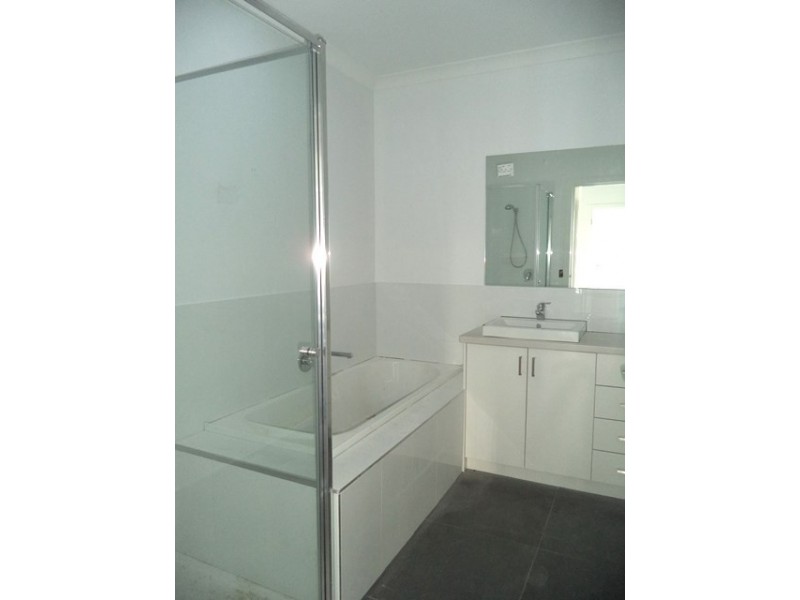 2 Lehmann Walk, Epping VIC 3076