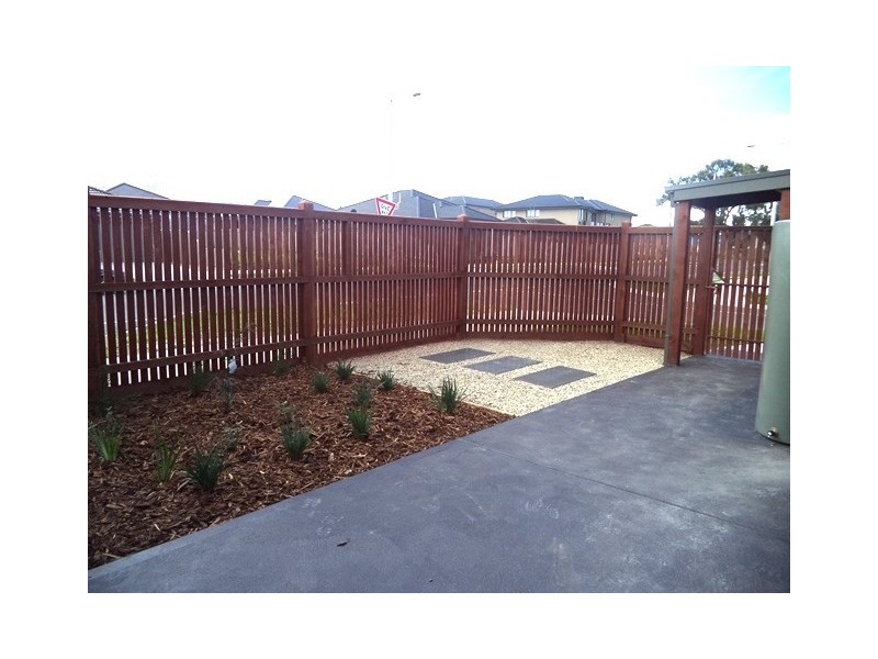 2 Lehmann Walk, Epping VIC 3076