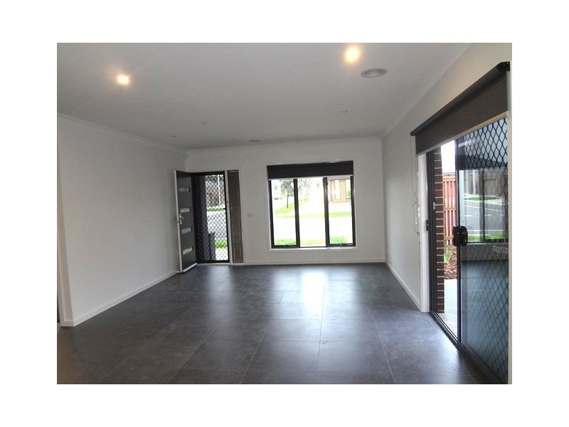 2 Lehmann Walk, Epping VIC 3076