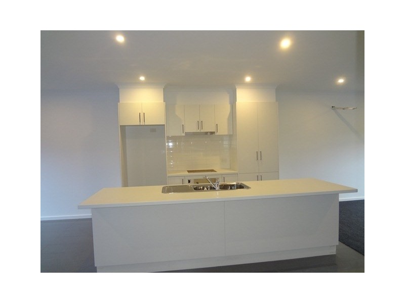 2 Lehmann Walk, Epping VIC 3076