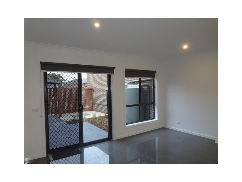 2 Lehmann Walk, Epping VIC 3076