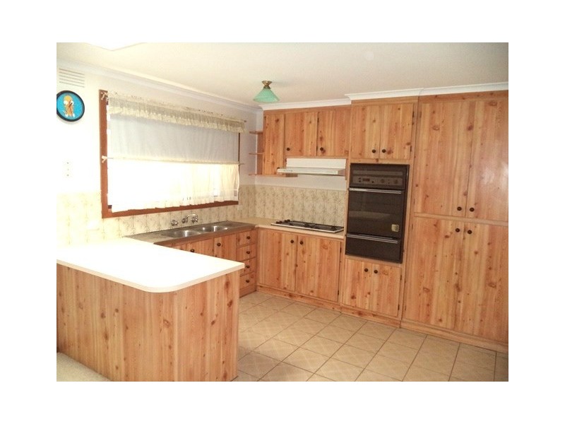 1 Idriess Court, Mill Park VIC 3082