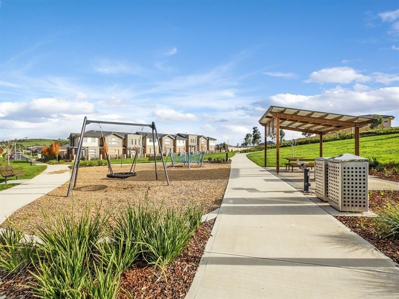 5 Greenside Way, Mernda VIC 3754