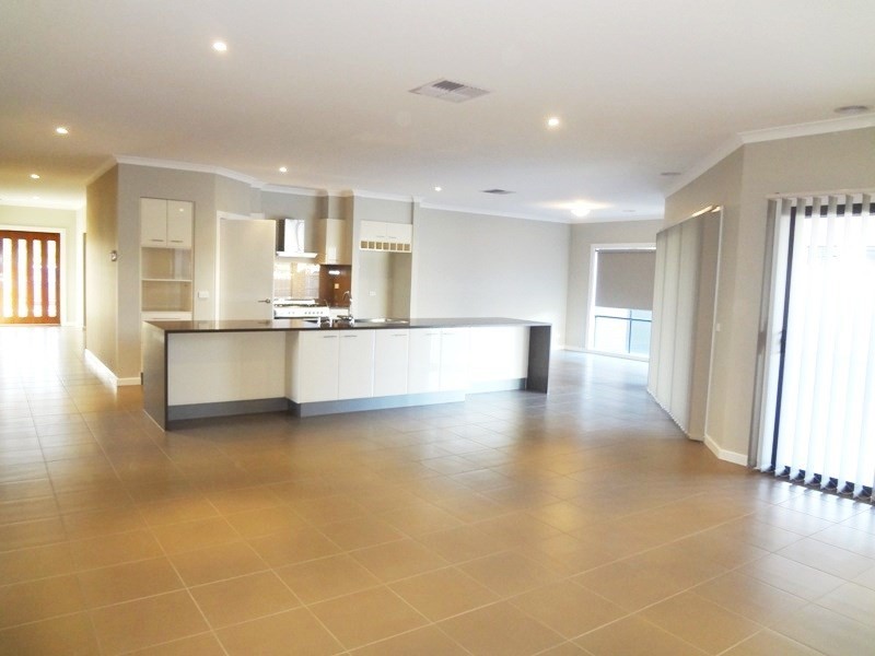 22 Loughton Avenue, Epping VIC 3076