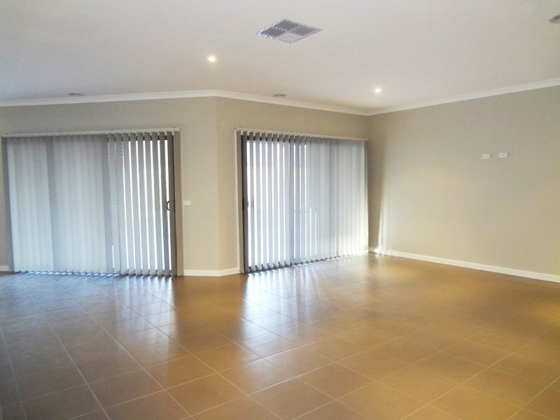 22 Loughton Avenue, Epping VIC 3076