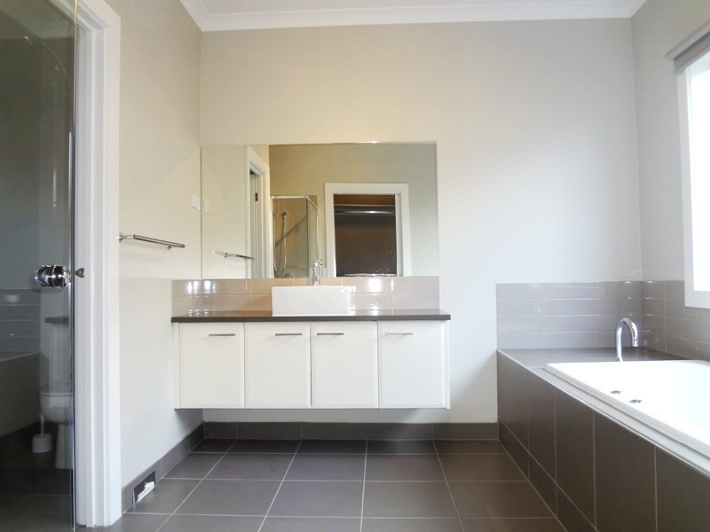 22 Loughton Avenue, Epping VIC 3076