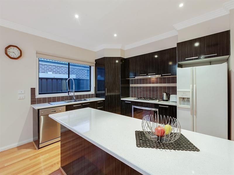6 Steels Place, South Morang VIC 3752