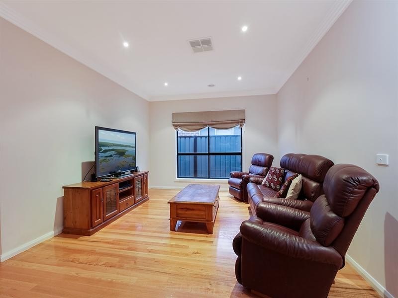 6 Steels Place, South Morang VIC 3752