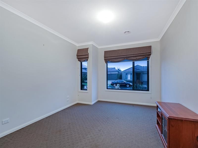 6 Steels Place, South Morang VIC 3752