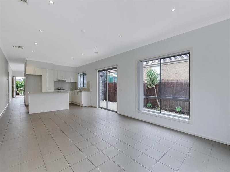 6 Alhambra Drive, Epping VIC 3076