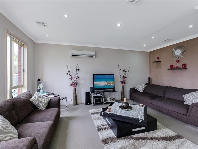 28 Oldfield Place, Epping VIC 3076