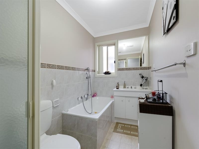 28 Oldfield Place, Epping VIC 3076