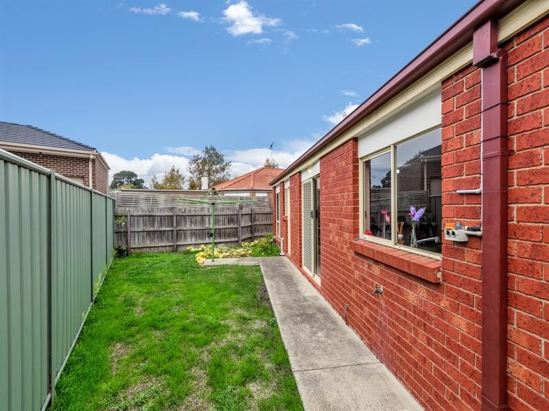 28 Oldfield Place, Epping VIC 3076