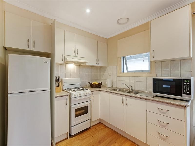 1/245 Nepean Street, Greensborough VIC 3088