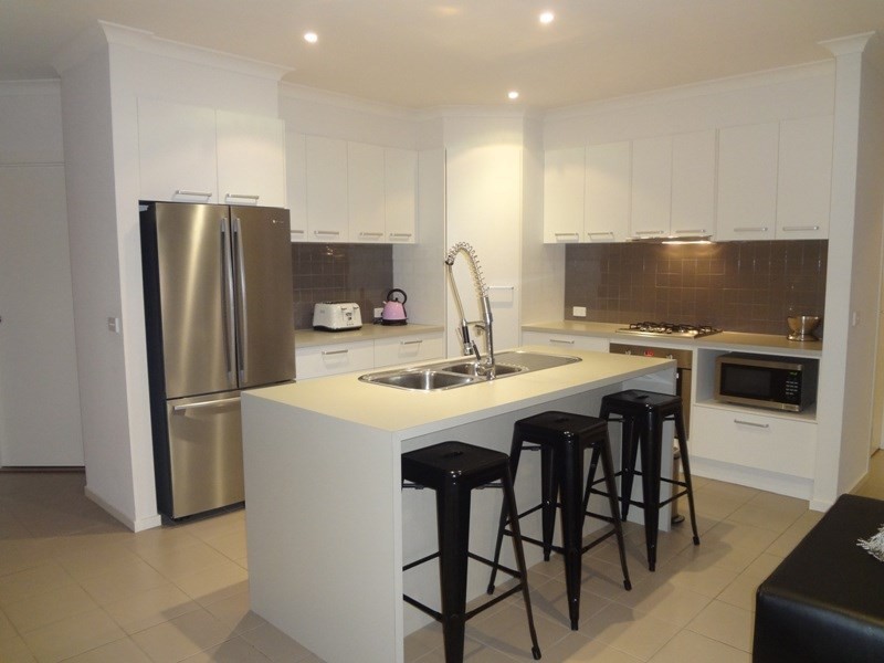 16 Pin Oak Mews, Epping VIC 3076