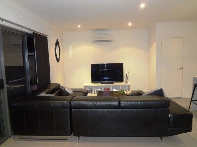 16 Pin Oak Mews, Epping VIC 3076