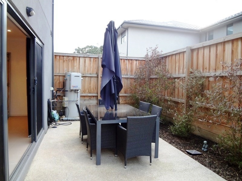 16 Pin Oak Mews, Epping VIC 3076