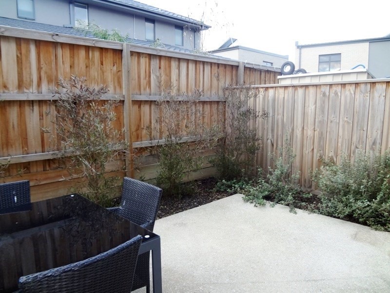 16 Pin Oak Mews, Epping VIC 3076