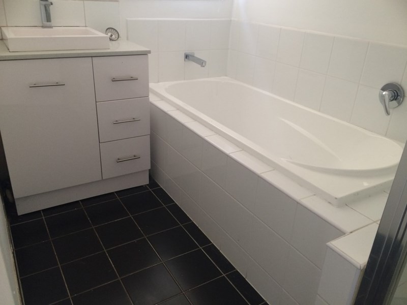 Rooms@5 Merryn Close, Bundoora VIC 3083