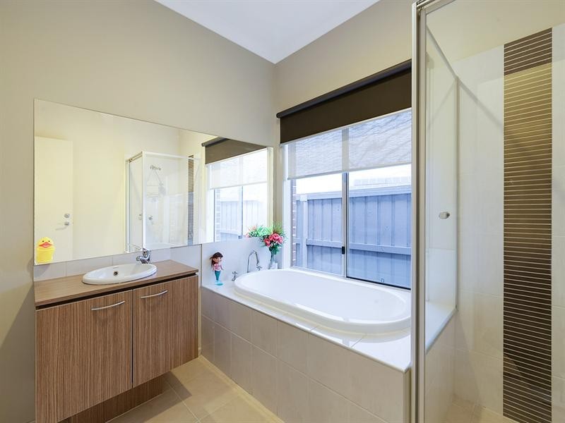 10 Karagola Terrace, Epping VIC 3076