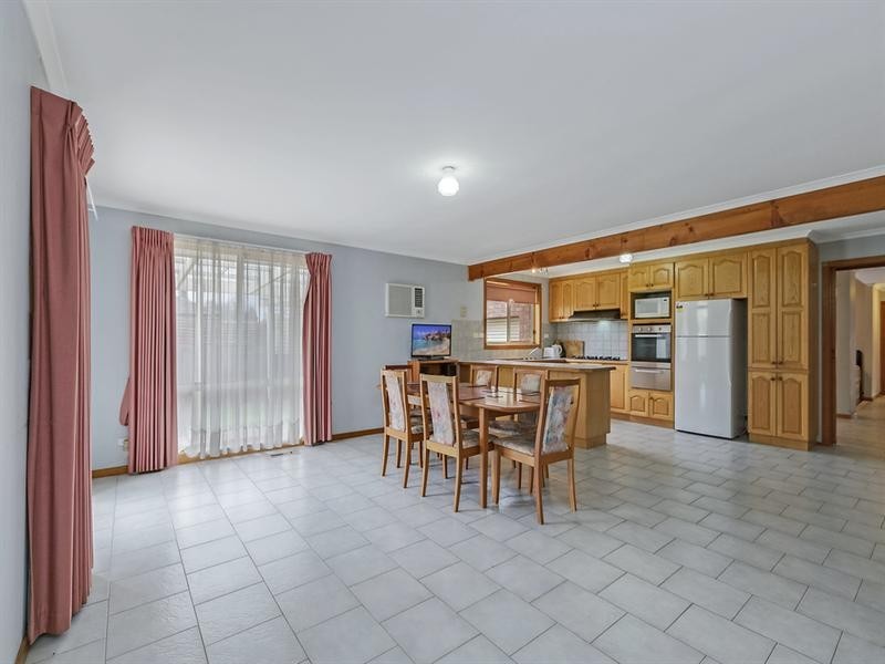 26 Sieben Close, Mill Park VIC 3082
