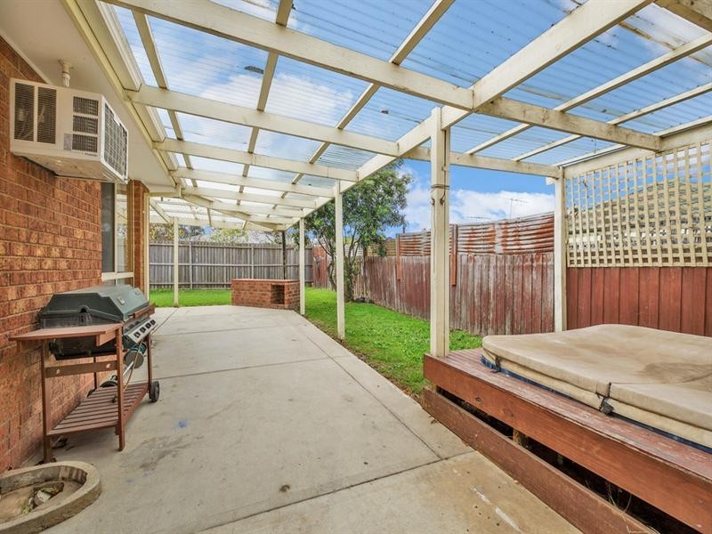 26 Sieben Close, Mill Park VIC 3082