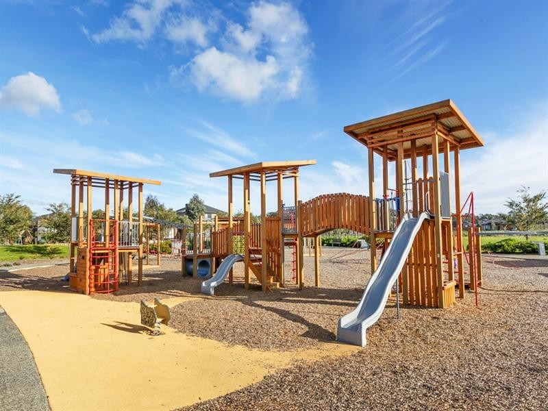 11 Marlowe Grange, Mernda VIC 3754