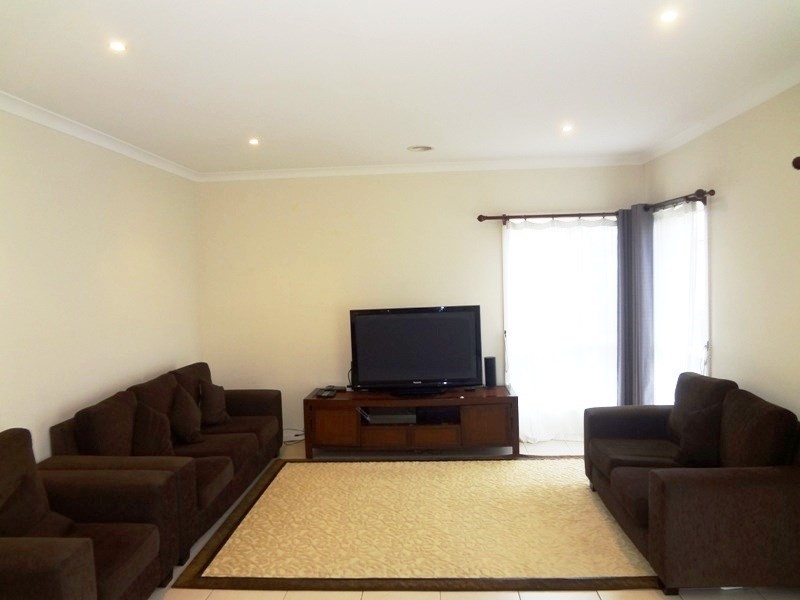 32 Waterlily Drive, Epping VIC 3076