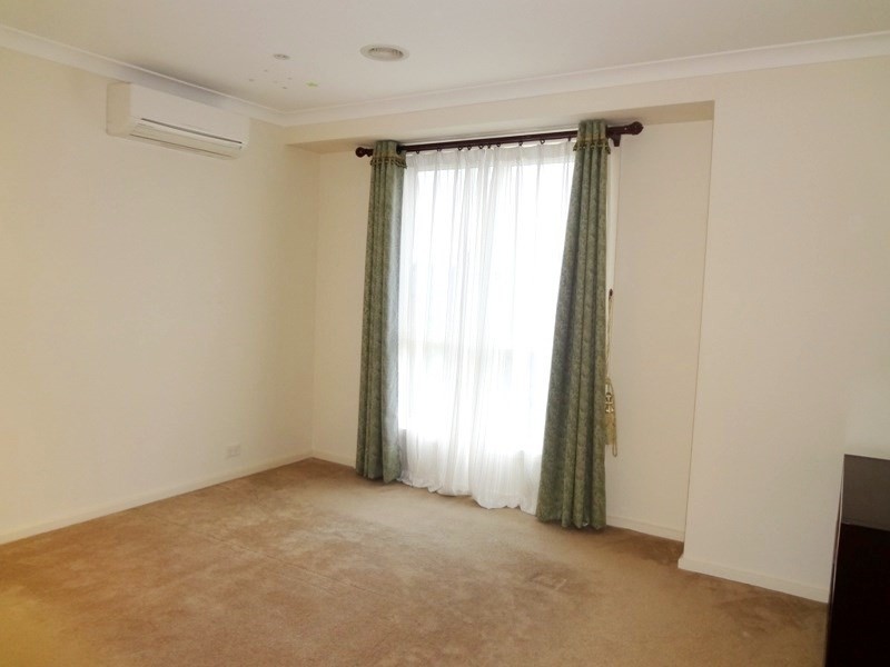 32 Waterlily Drive, Epping VIC 3076