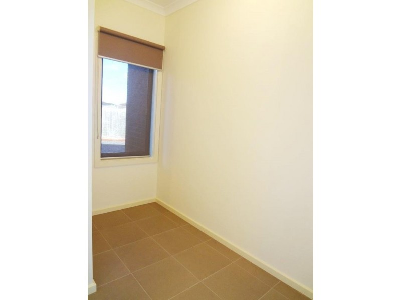 2/13 Bali Place, Lalor VIC 3075