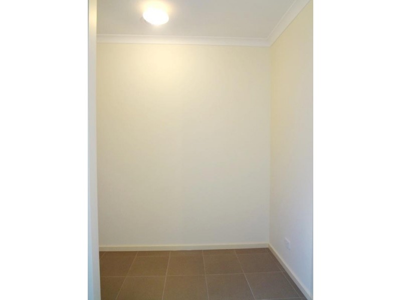 2/13 Bali Place, Lalor VIC 3075