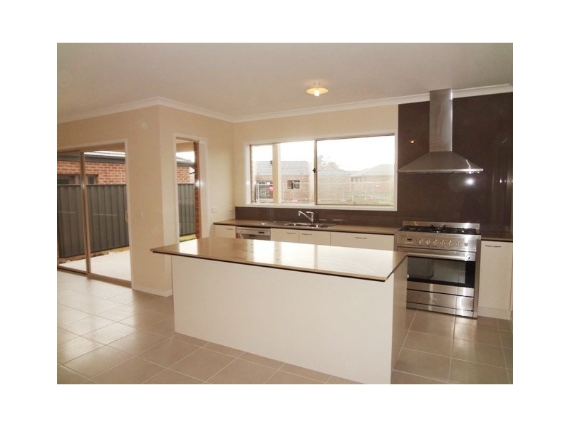 16 Darwin Way, Wollert VIC 3750