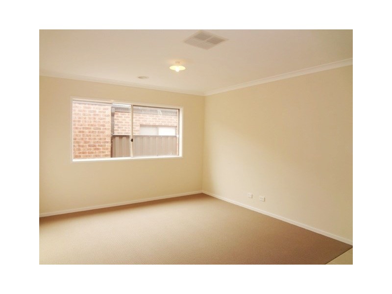 16 Darwin Way, Wollert VIC 3750