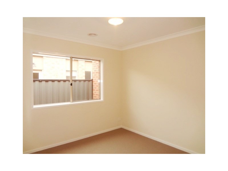 16 Darwin Way, Wollert VIC 3750