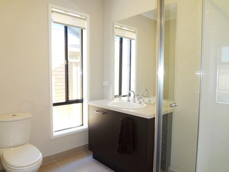 5 Cloverfield Crescent, (Wollert), Epping VIC 3076