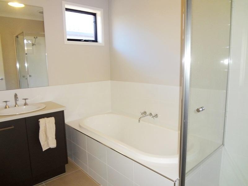 5 Cloverfield Crescent, (Wollert), Epping VIC 3076