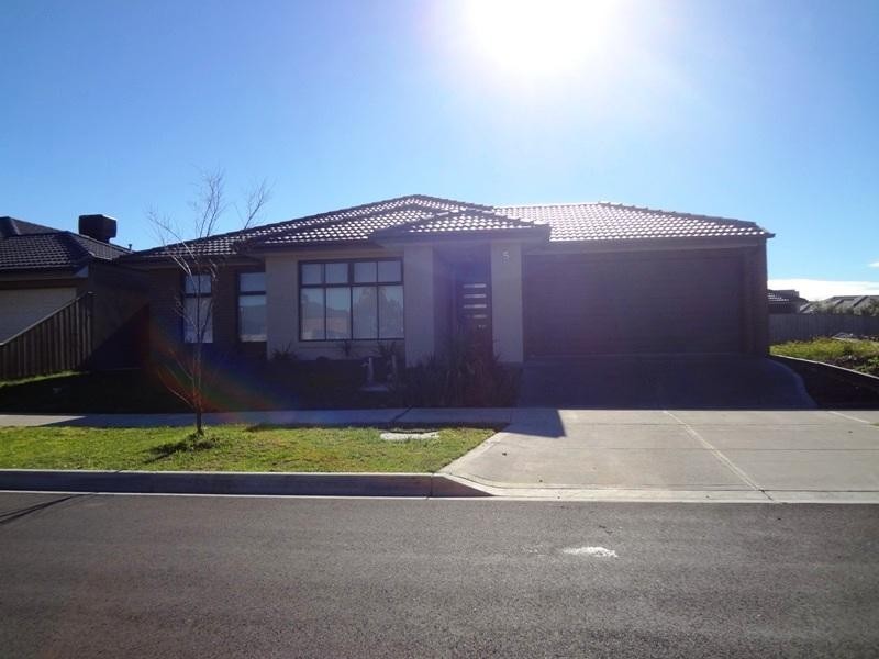 5 Cloverfield Crescent, (Wollert), Epping VIC 3076
