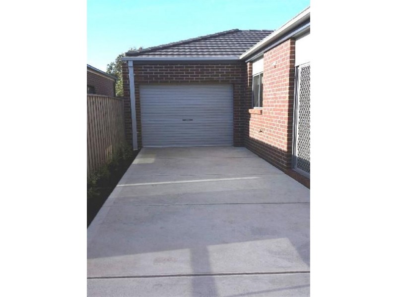 12 Runecrest Terrace, Epping VIC 3076