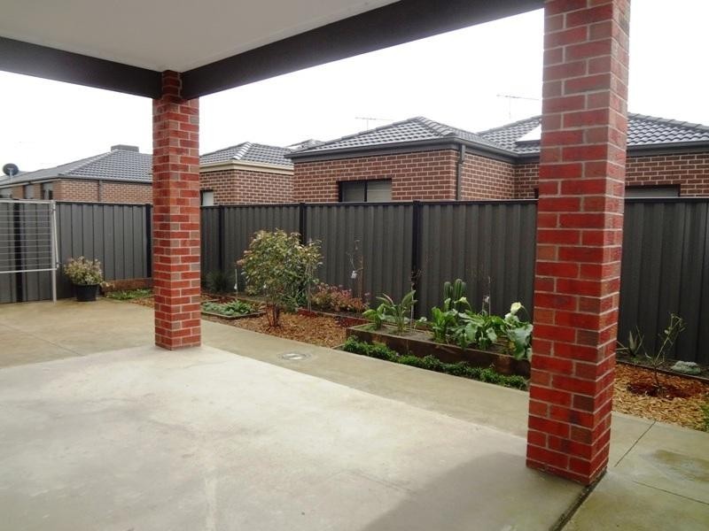 17 Yumbarra Parade, Wollert VIC 3750