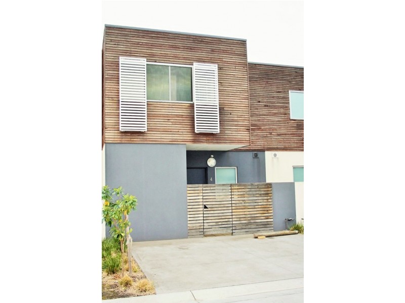 4 Poinsettia Court, Bundoora VIC 3083