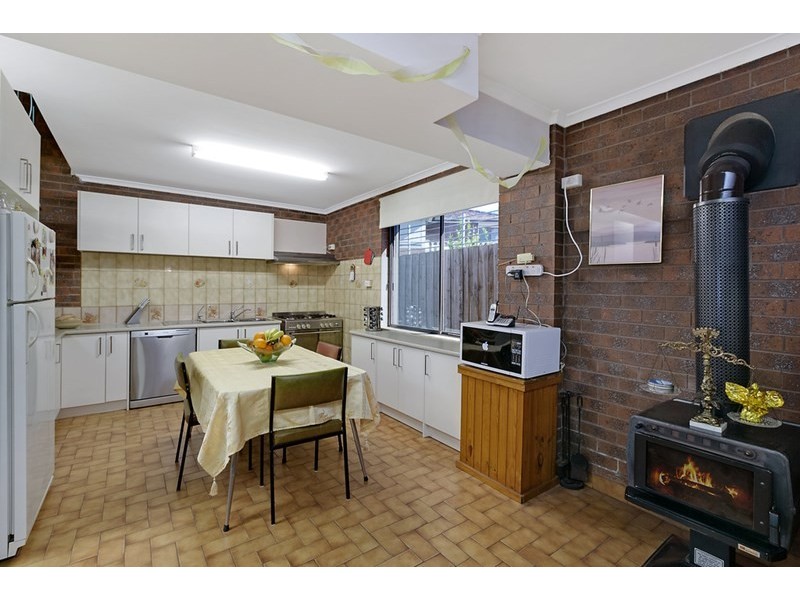 21 Stonehaven Drive, Thomastown VIC 3074