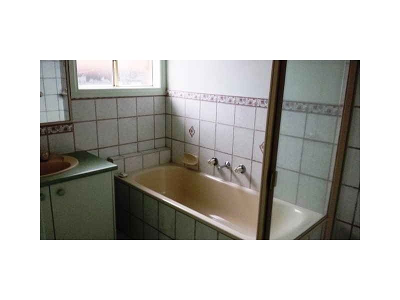 73 Powell Street (Regent), Reservoir VIC 3073